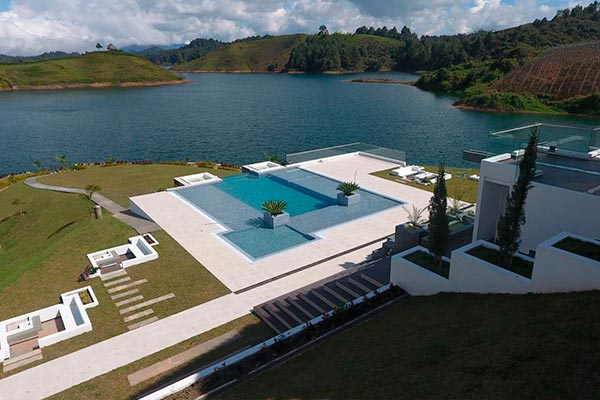 Hoteles y Fincas